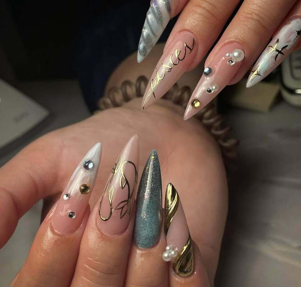 stiletto pisces nails