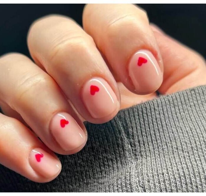 46 Short Valentine’s Nail Designs with Simple Details That Make a Big Statement