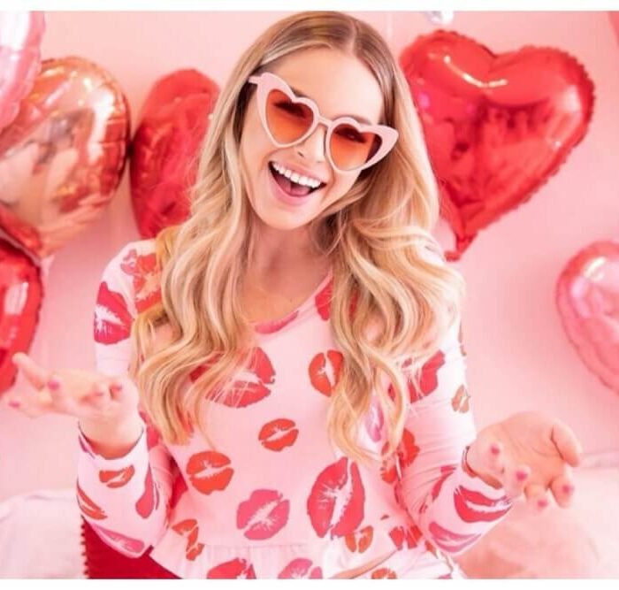 31 Valentine’s Photoshoot Ideas That Tell a Love Story