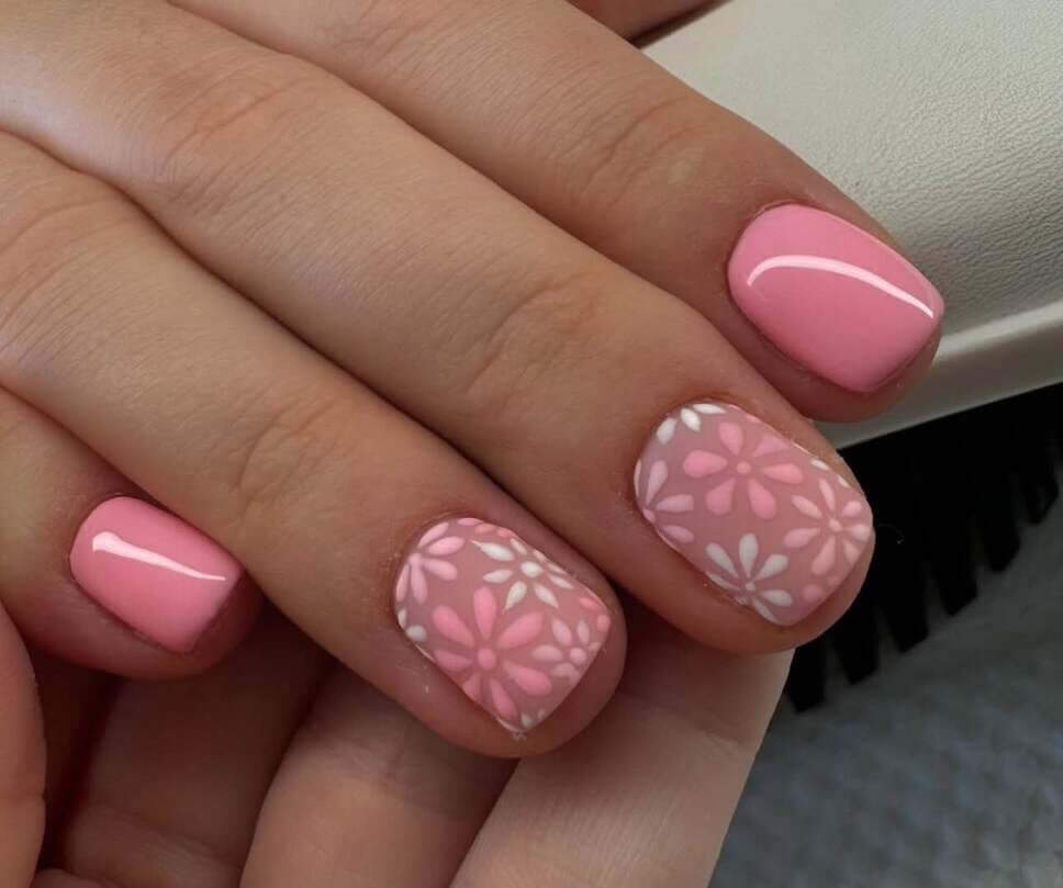 short pink spring nails