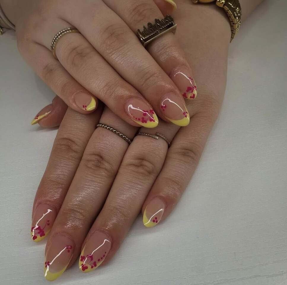 french tip short spring nails