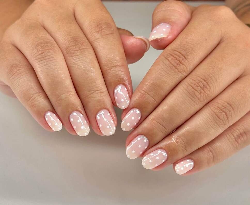 short polka dot spring nails