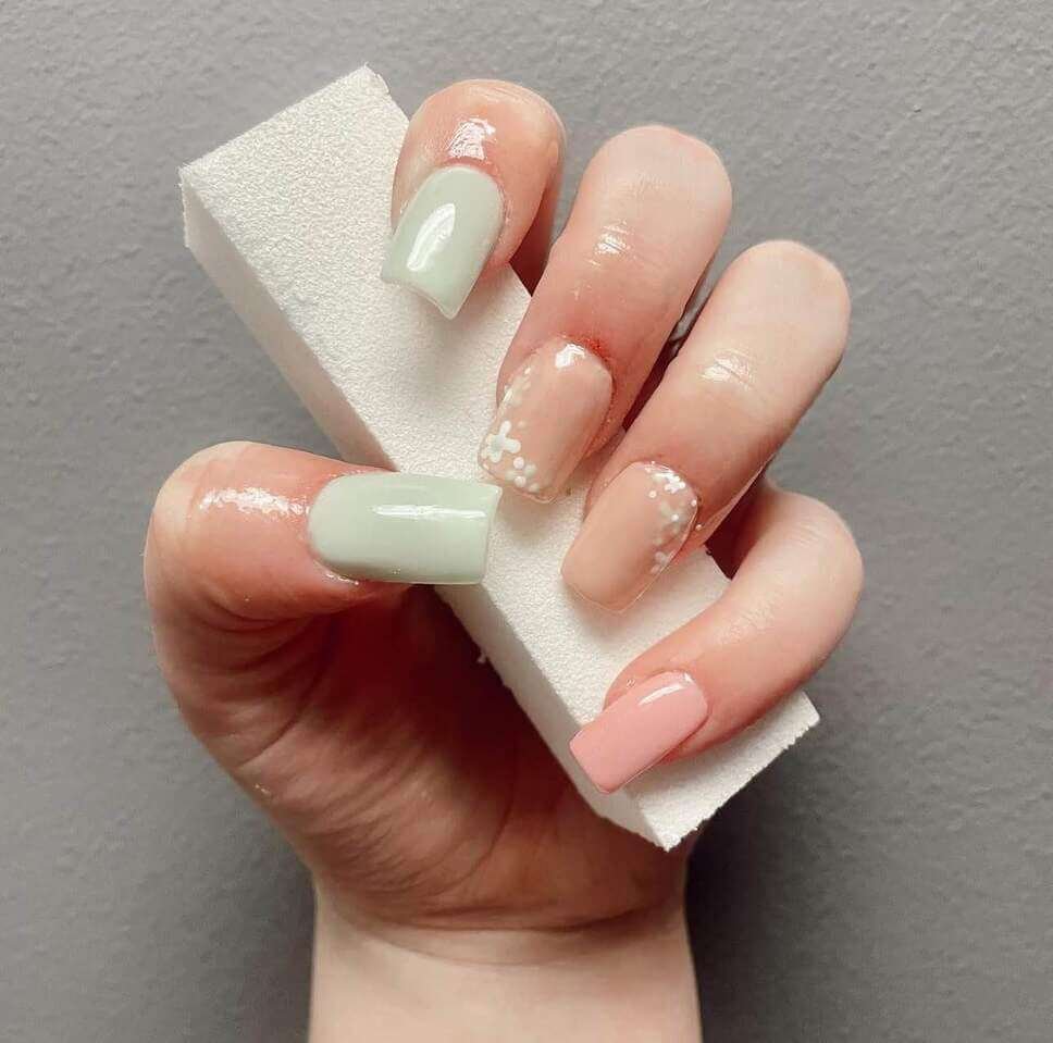 nude spring nails