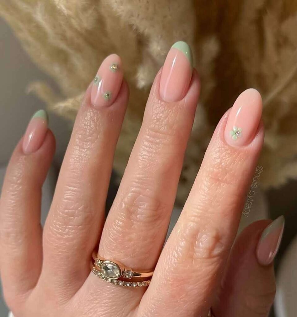 nude simple spring nails