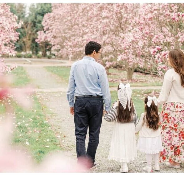 31 Coordinated Spring Family Photoshoot Outfit Ideas for Picture-Perfect Photos