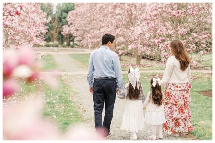 spring family photoshoot outfit ideas