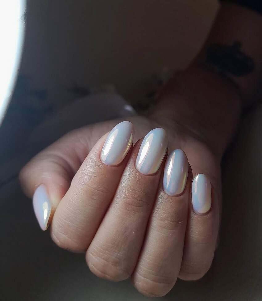 pearl old money nails