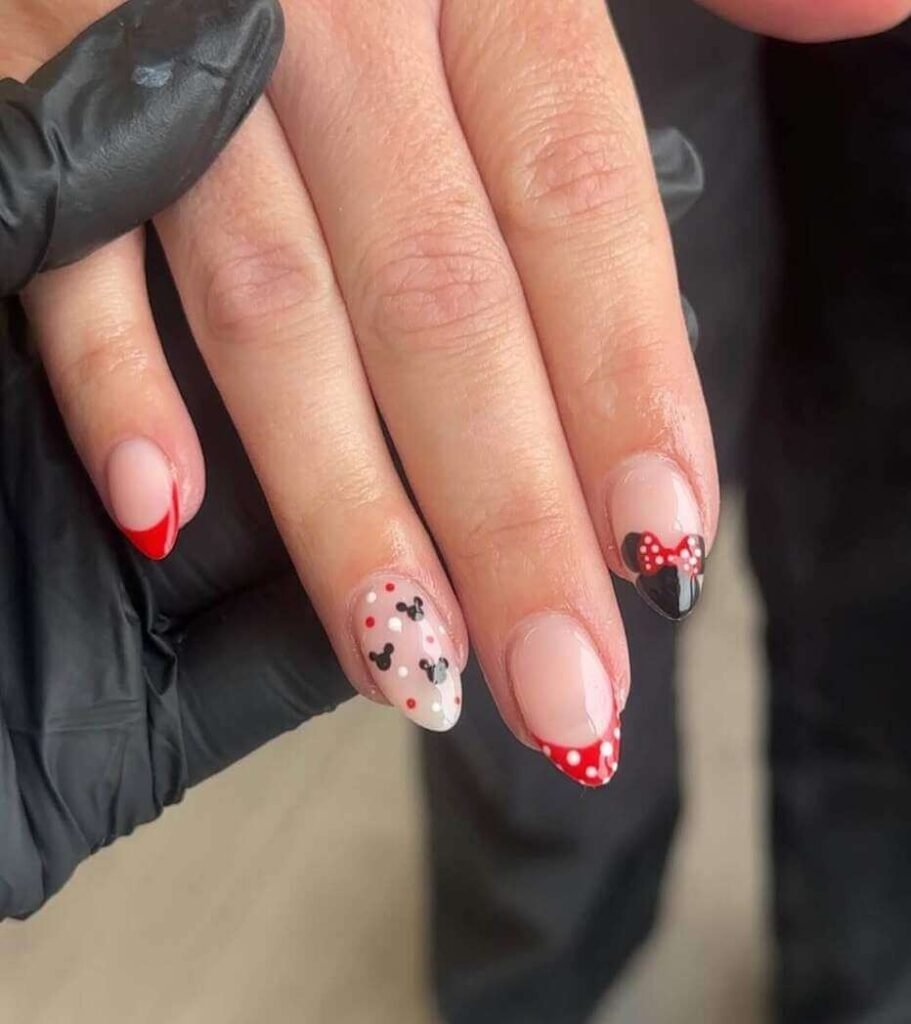 minnie disney nails