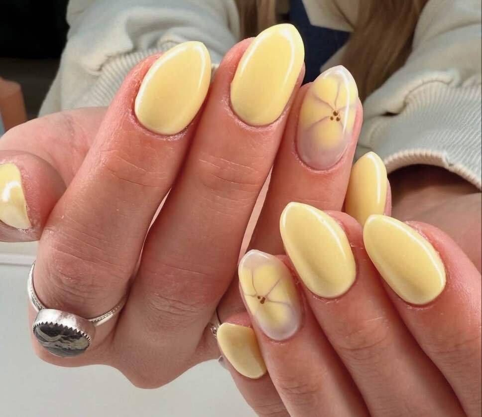 yellow neutral nails
