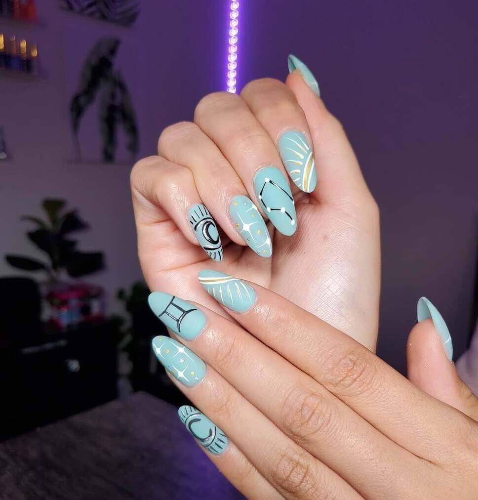 mint gemini nails