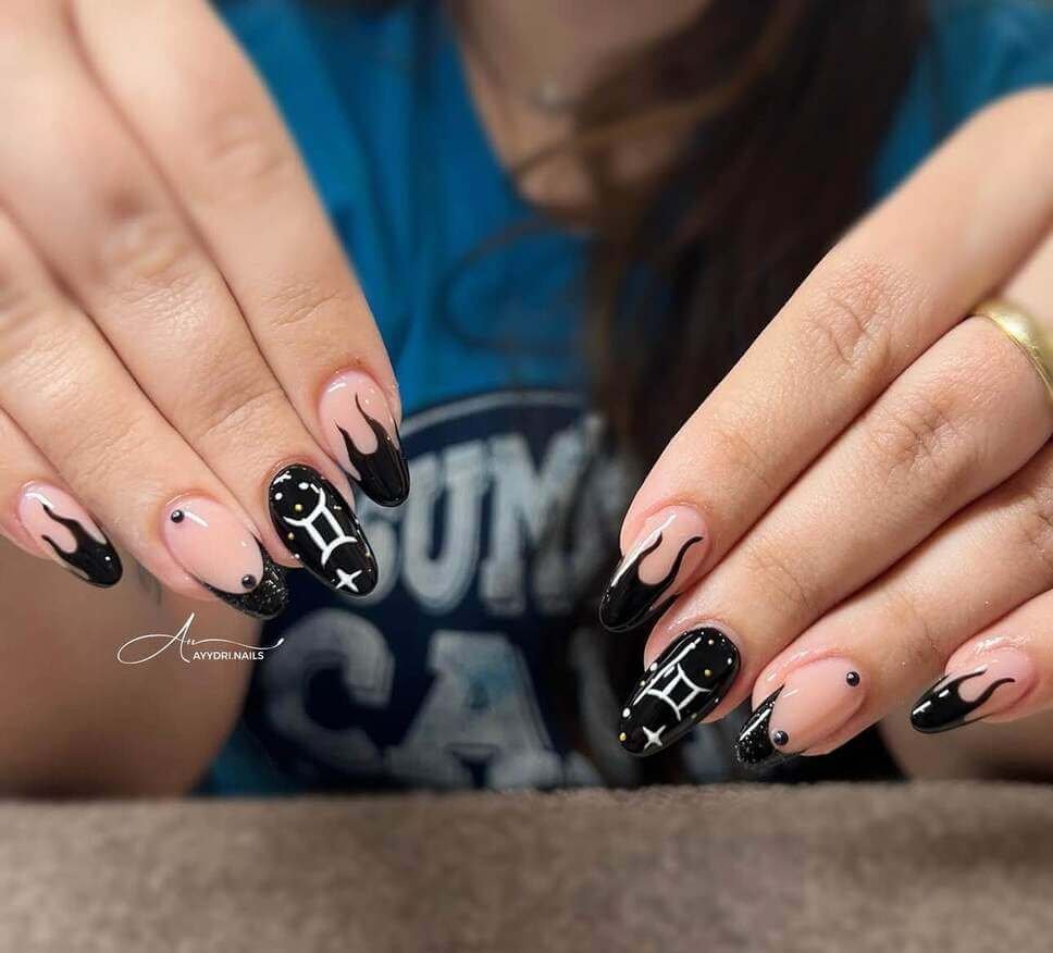 black gemini nails