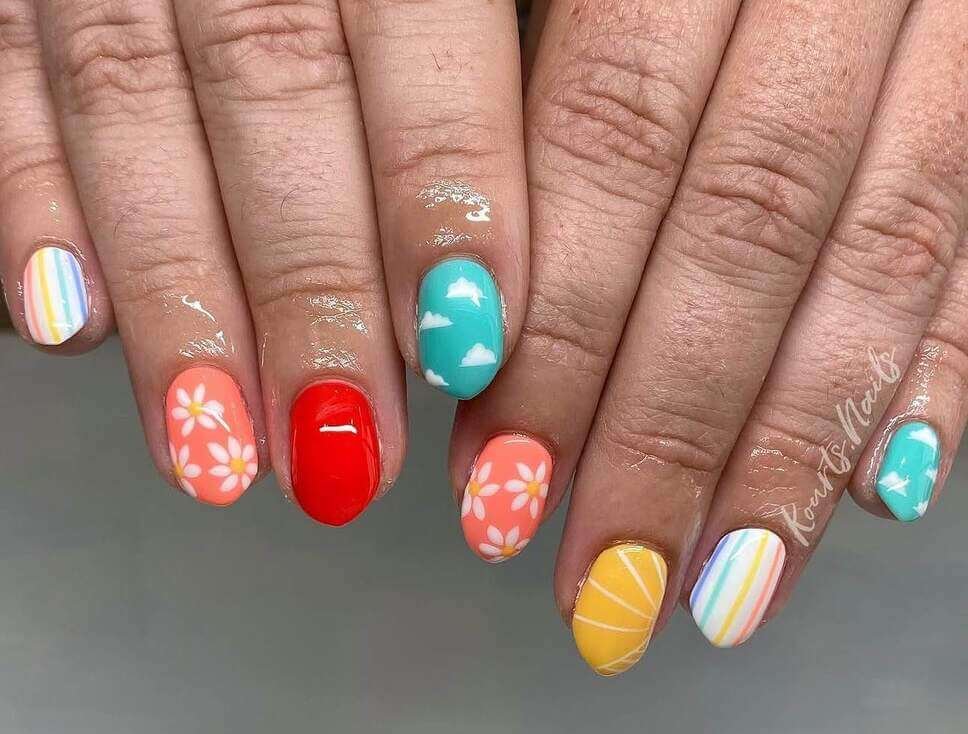 Bright summer nails 