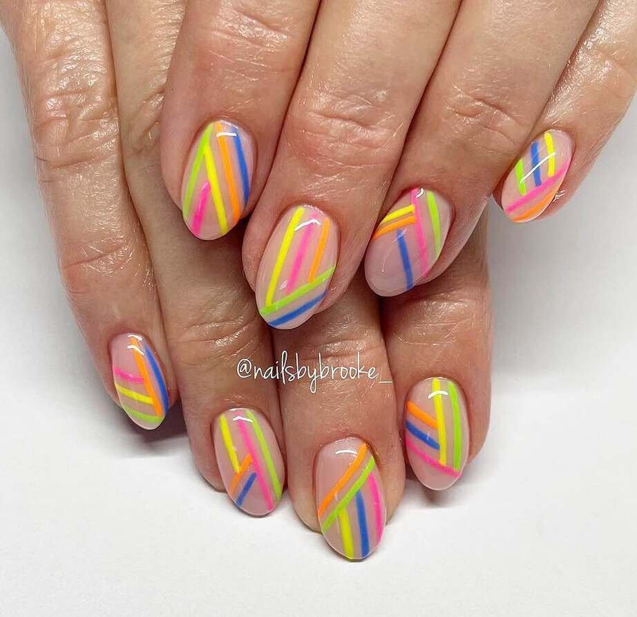 Bright summer nails 