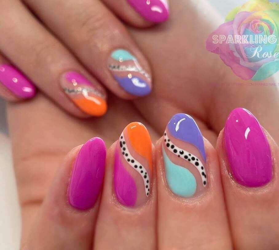 Bright summer nails 