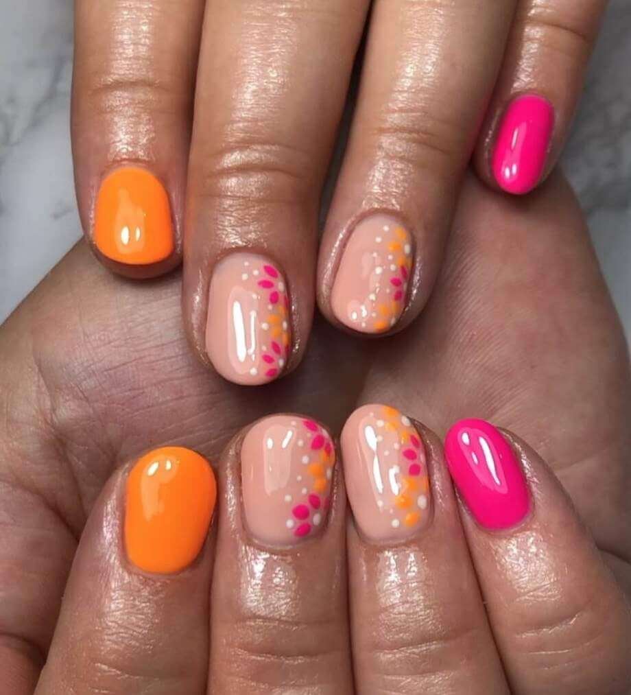 Bright summer nails 