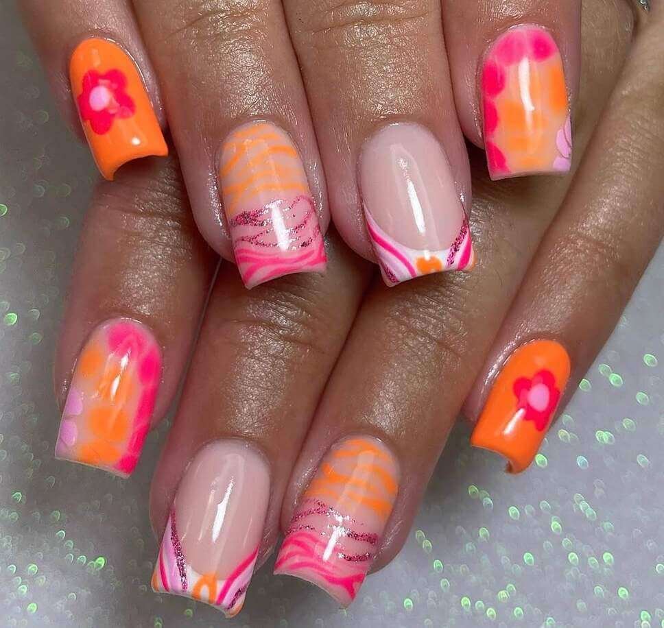 Bright summer nails 