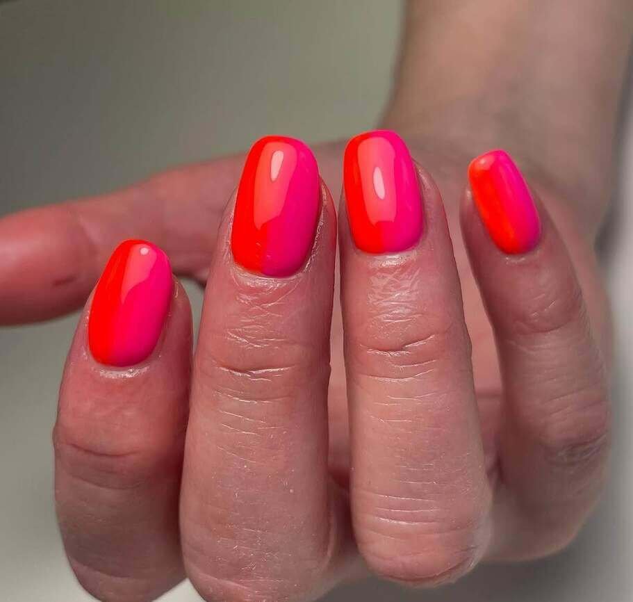 Bright summer nails 