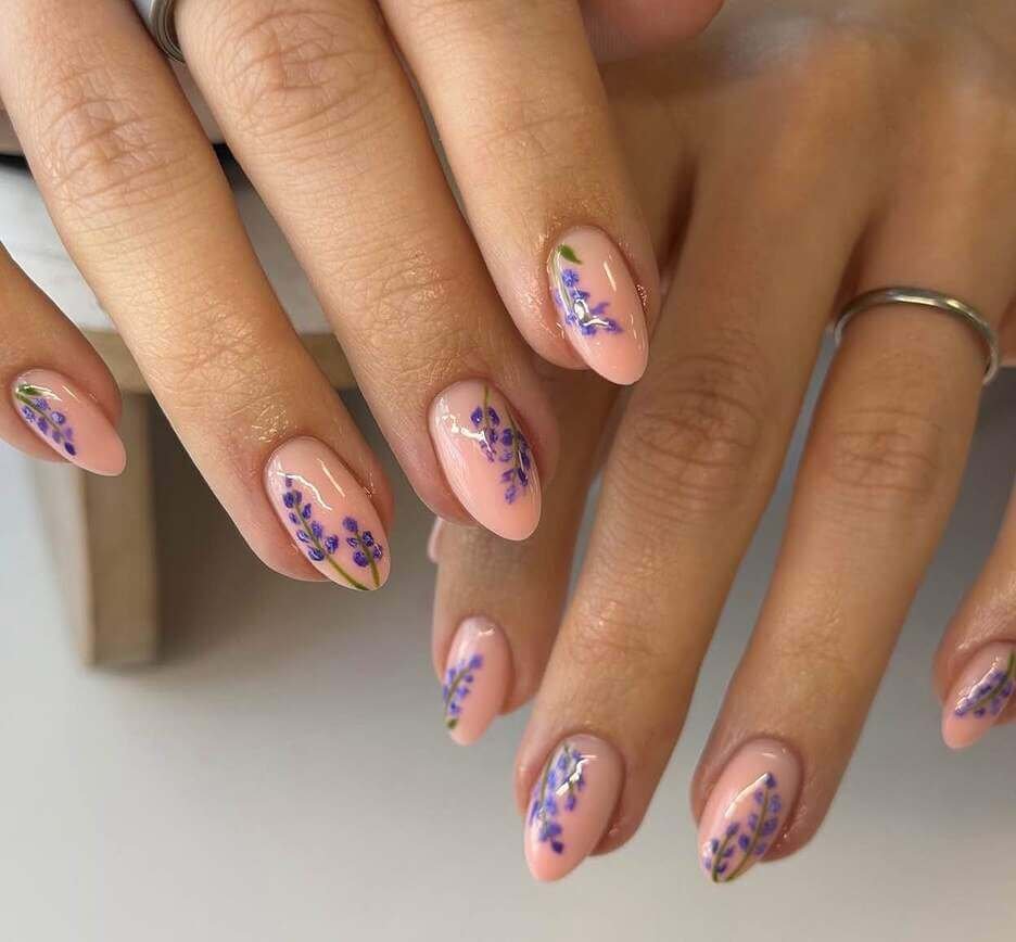 Simple summer nails 