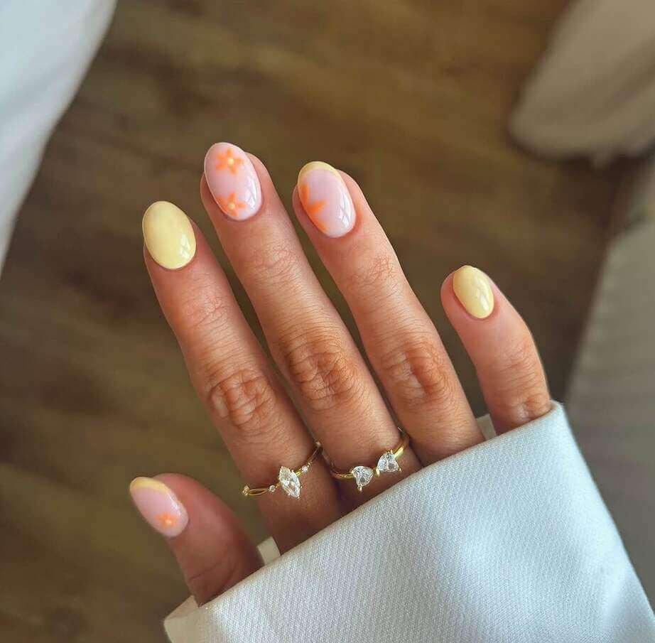 Simple summer nails 