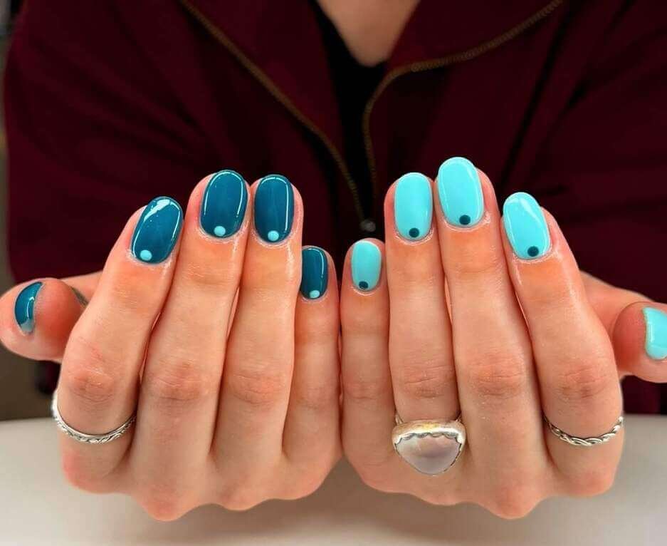 Simple summer nails 