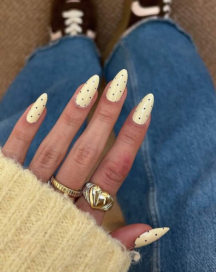 yellow summer nails