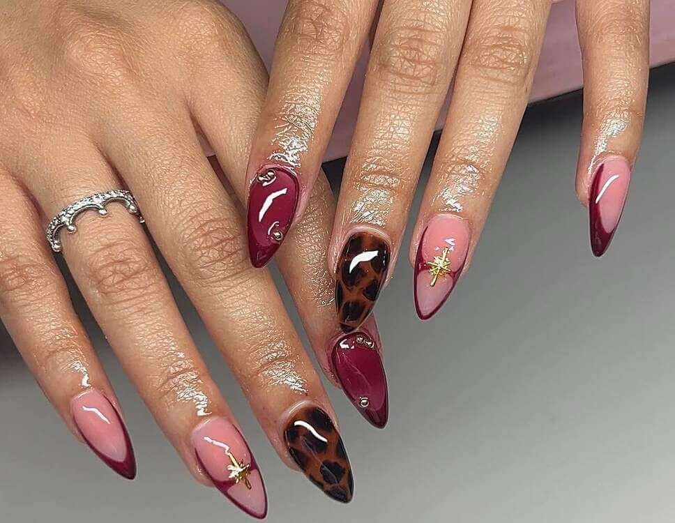 maroon nails 