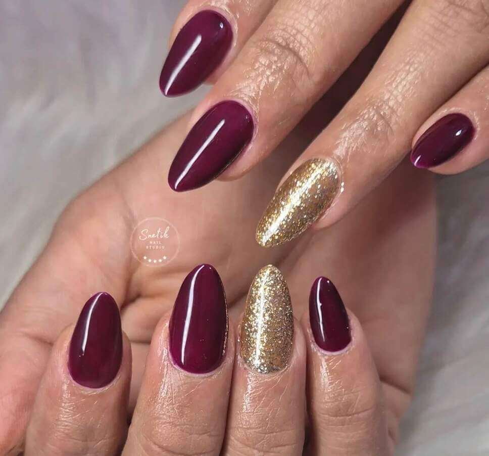 maroon nails 