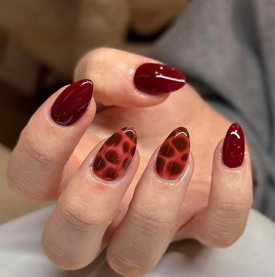 maroon nails