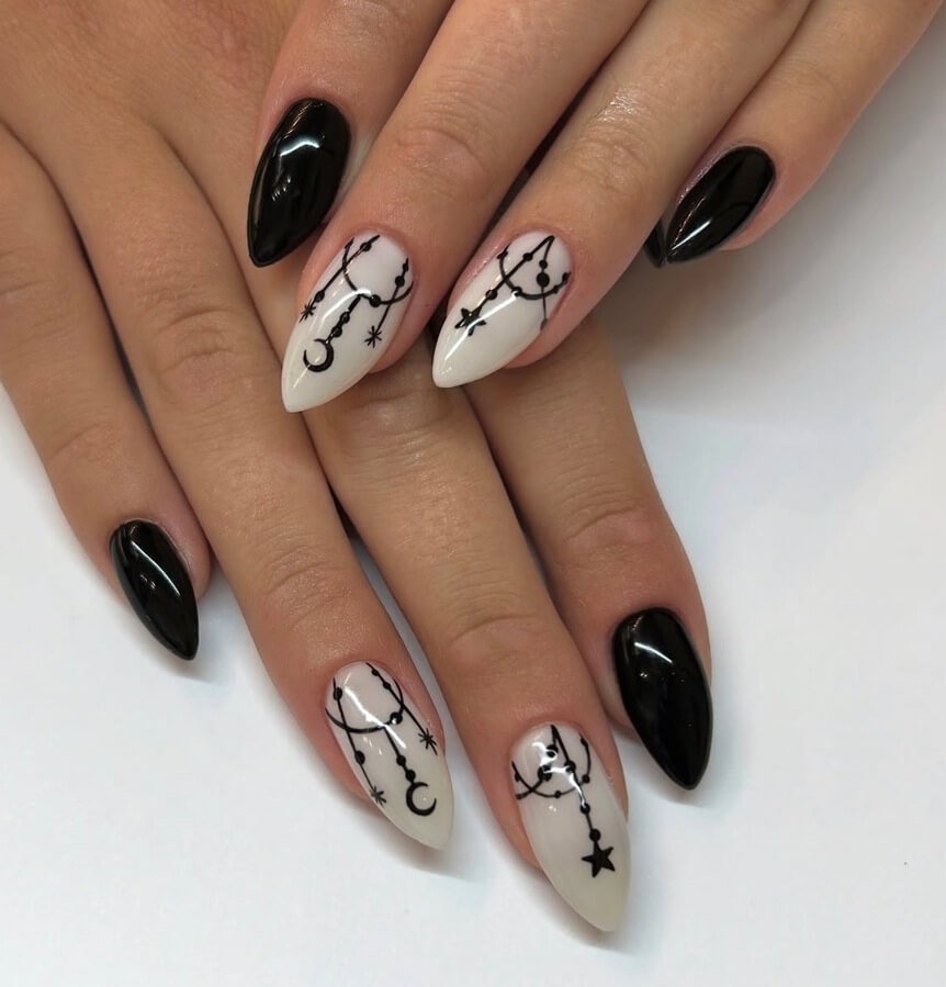black halloween nails 