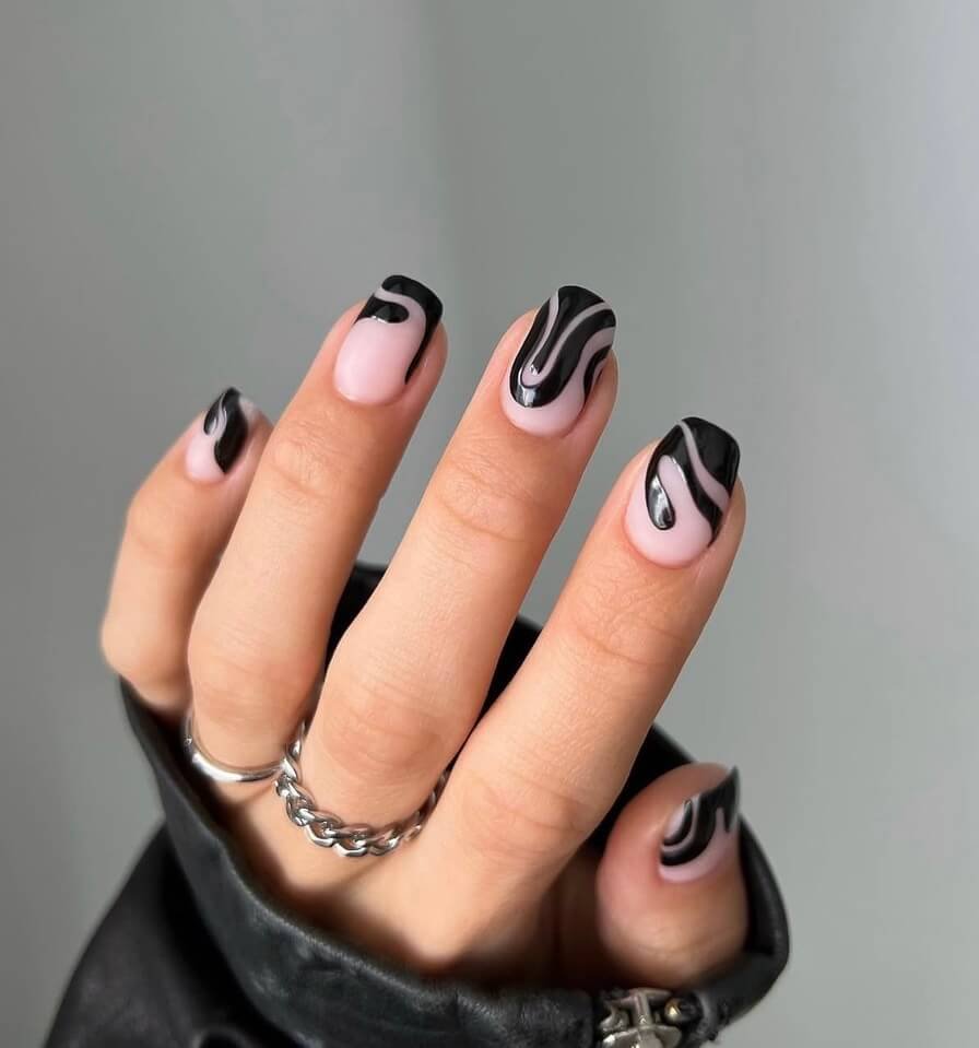 black halloween nails 