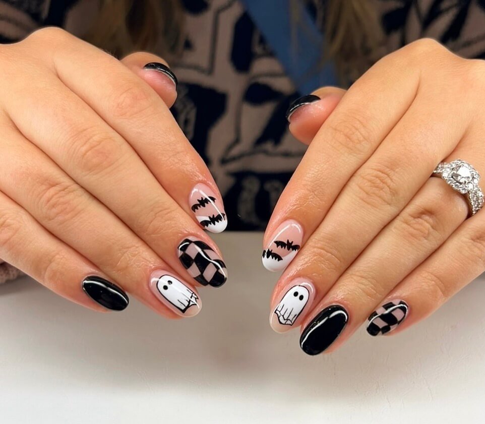 black halloween nails 