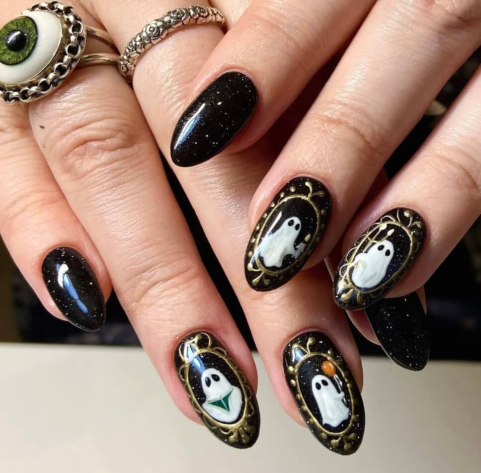 black halloween nails 