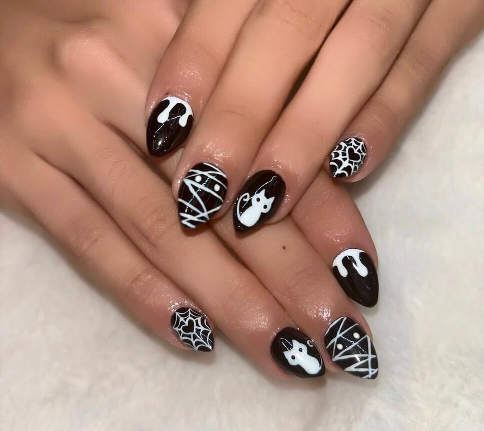 black halloween nails 