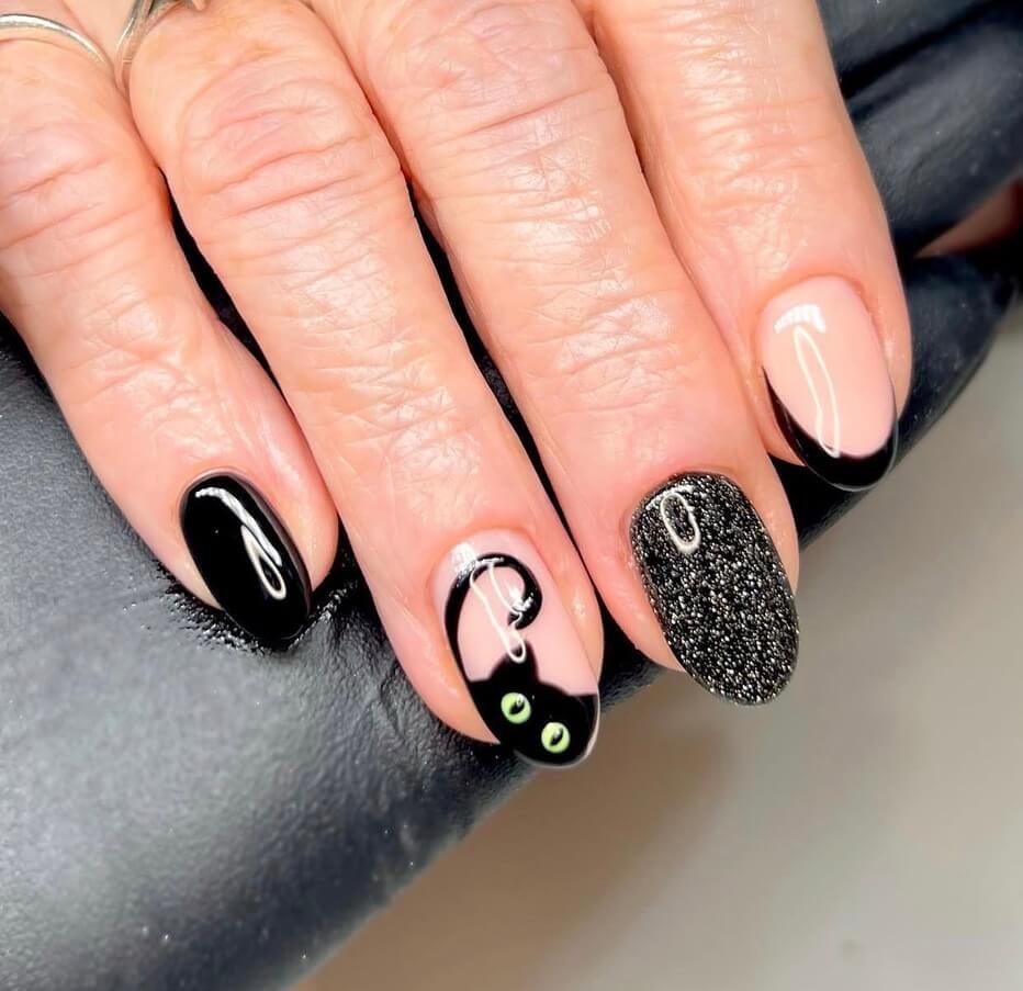 black halloween nails