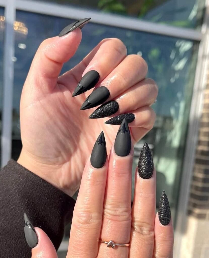 black halloween nails