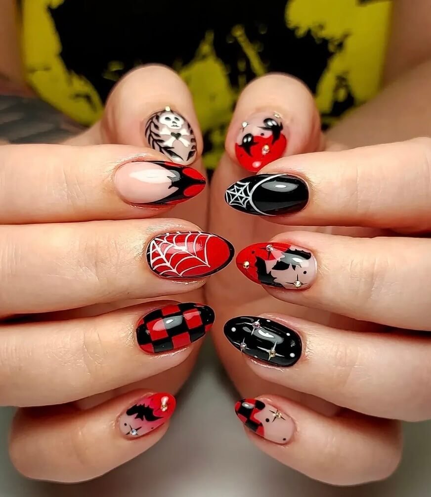 red halloween nails 