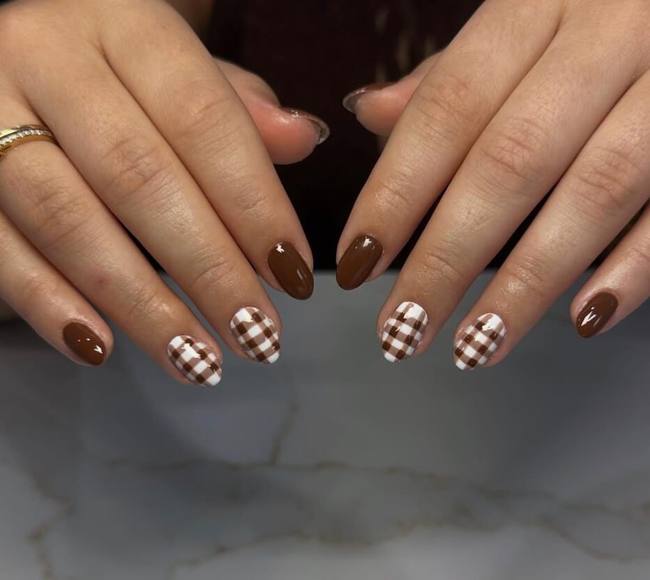 plaid nails