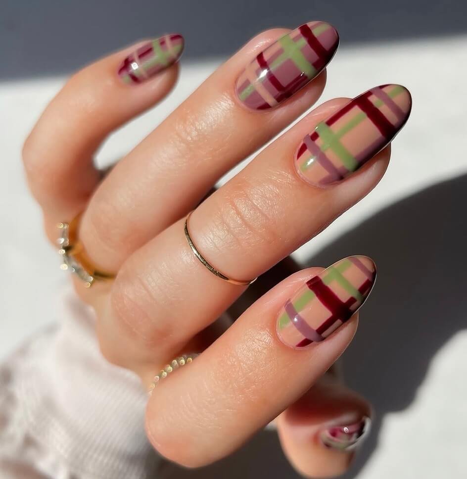 holiday plaid nails