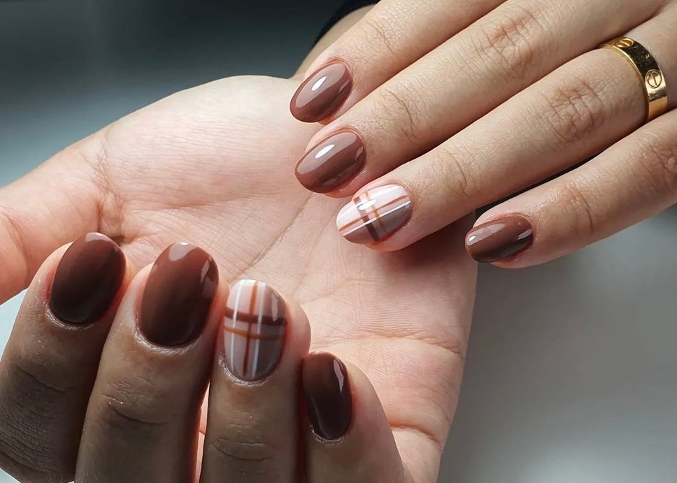short plaid nails for winter