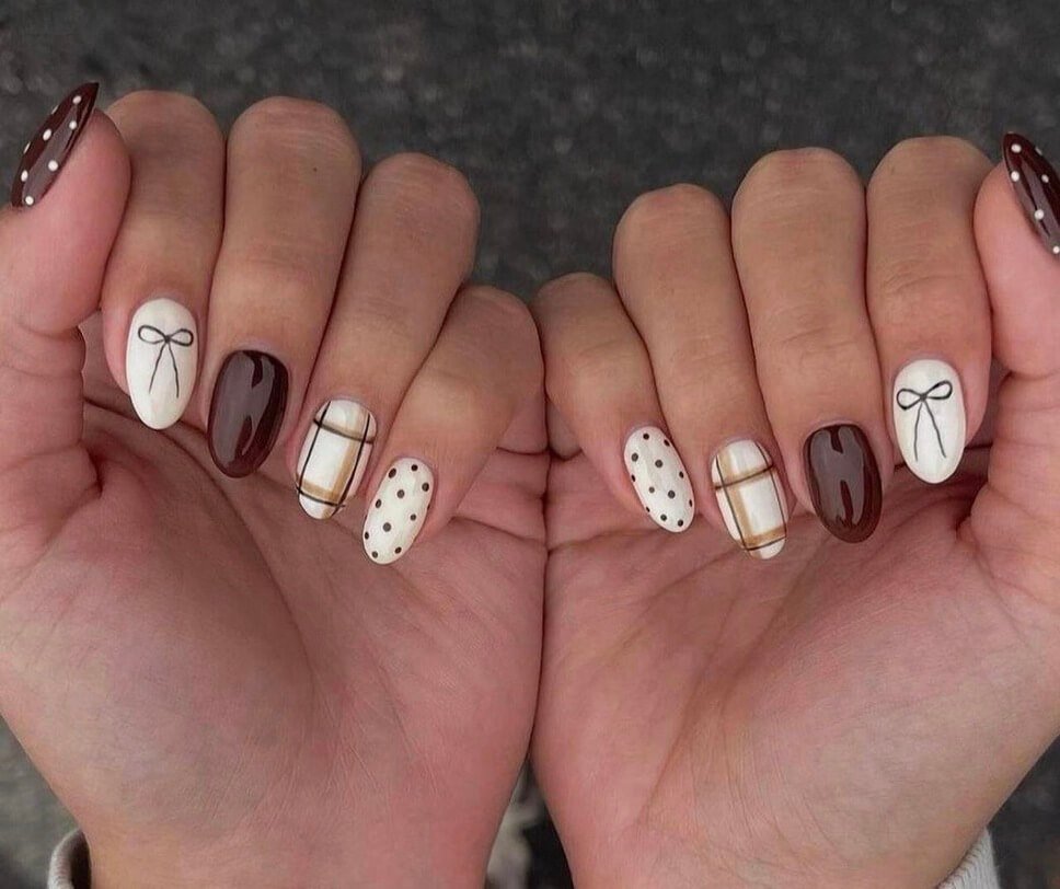 plaid nails