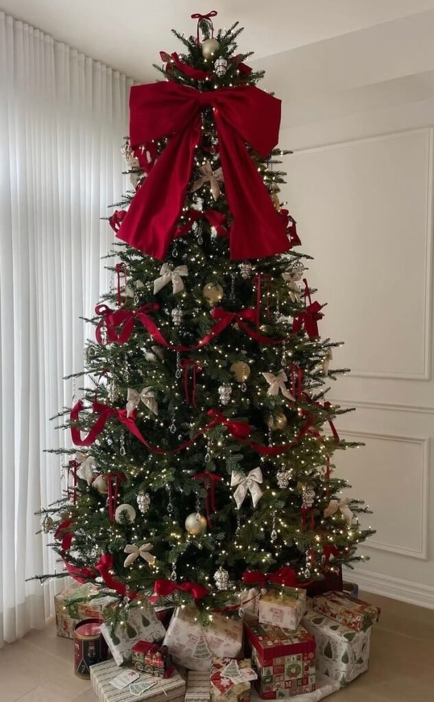 red Christmas tree ideas