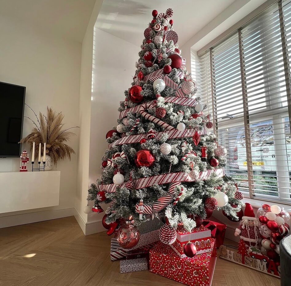 red and white Christmas tree ideas